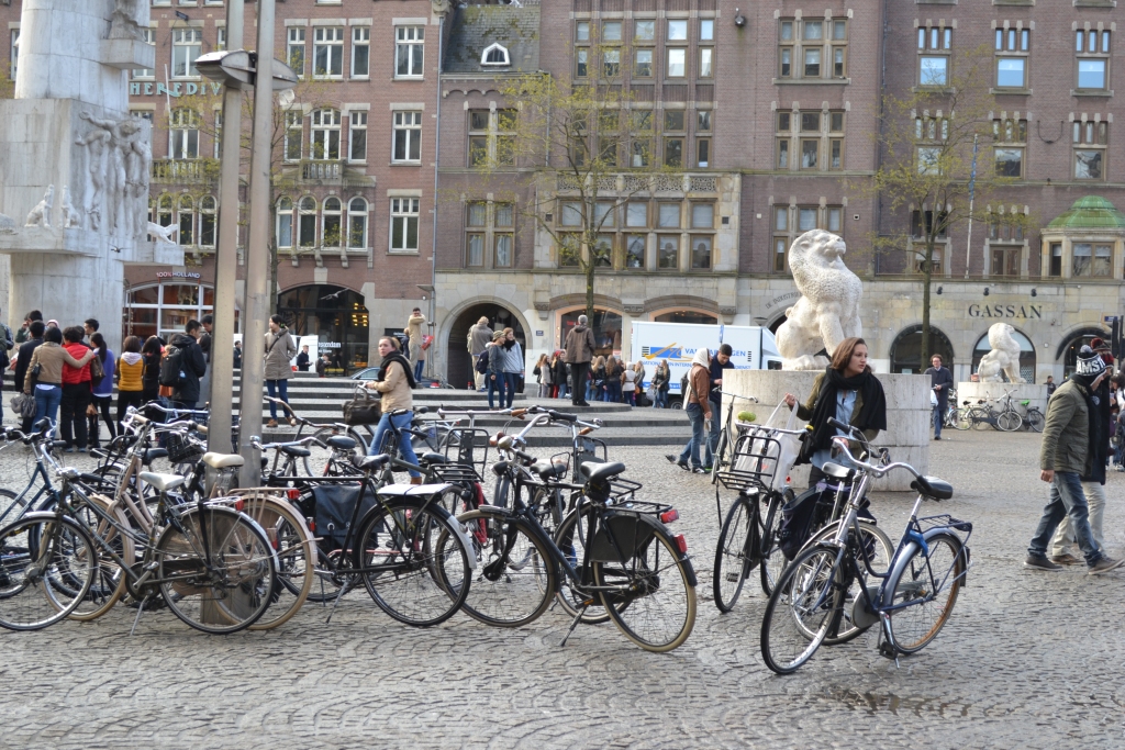 FOTO: Droša velodzīve - Amsterdamas piemērs