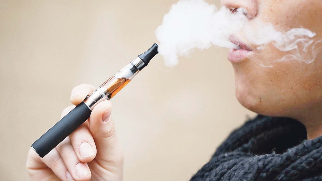 Vai e-cigarete ir nekaitīgāka par parasto?