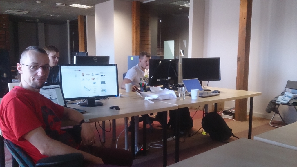 Izaugot vecajiem, TechHub telpas papildina jaunpienācēji