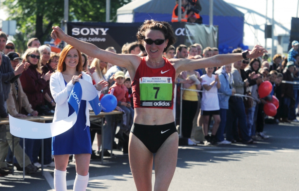 FOTO: Prokopčuka triumfē Nordea Rīgas maratona pusmaratona distancē