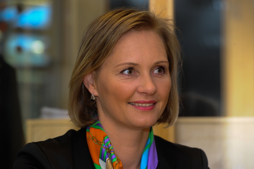Ministre ar ierobežotu piekļuvi darbam