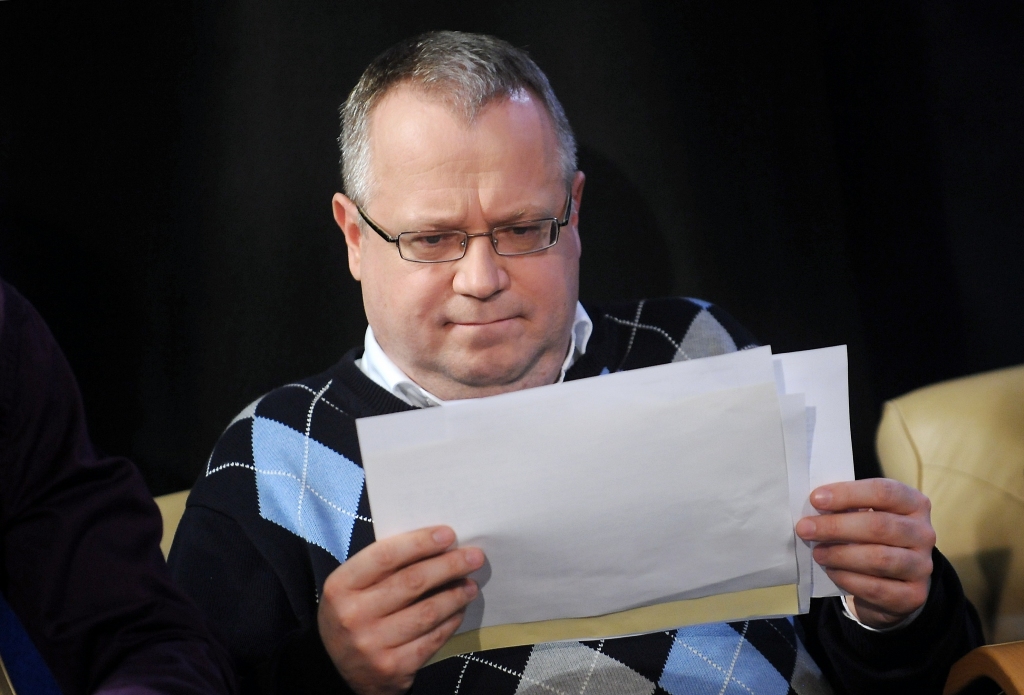 Mediju uzraugu dārgie paradumi: Ēd, vizinās un nekontrolē