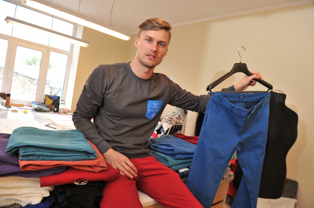 Sākam biznesu: Skinny Latvian piedāvā bikses tieviem un gariem vīriešiem