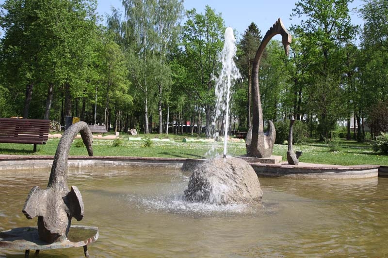 Mainīs Jaunatnes parka strūklakas dizainu