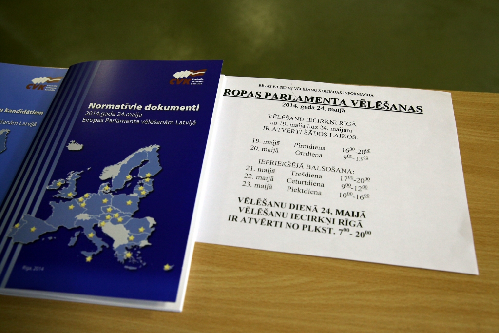 Vēlētājs pārmet latviešu valodas nelietošanu kādā Rīgas vēlēšanu iecirknī