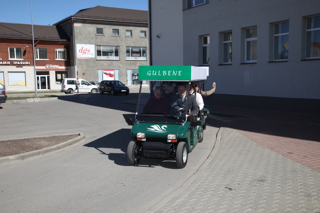 Var iegādāties dāvanu kartes braucienam ar elektrovilcieniņu