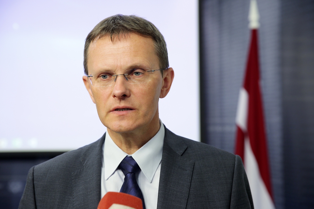 Finanšu ministra lēmums nestartēt vēlēšanās atklāj Vienotības iekšējās grūtības