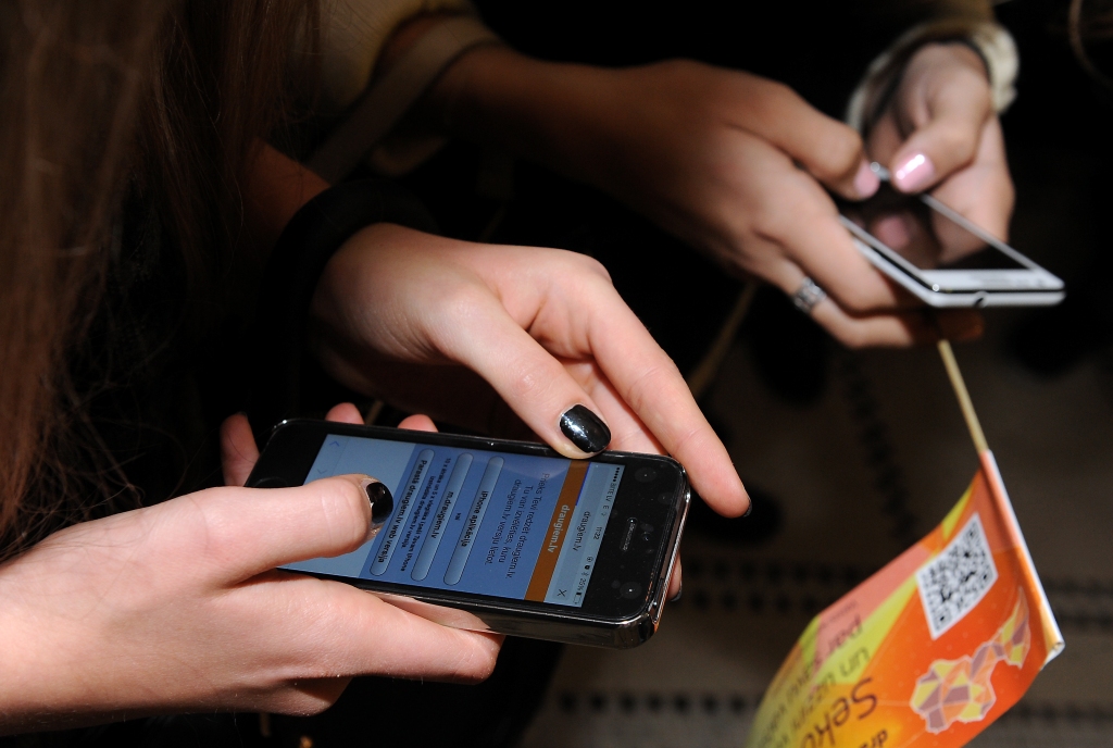 Tele2 no jūlija cels mobilo sakaru cenas