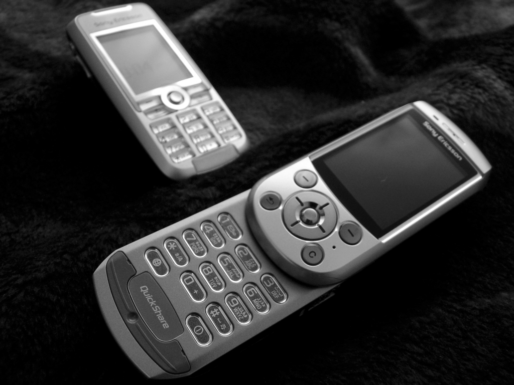 Konkurences uzraugs pētīs iespējamo mobilo sakaru cenu celšanu