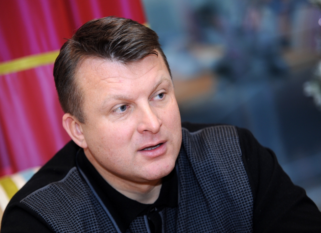 Laikraksts: Šlesera idejai veidot ekspremjeru partiju vāja atsaucība