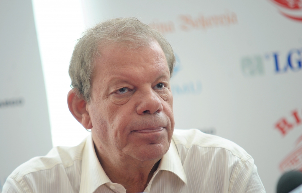 Lipmans: Meklējam tikai brīvo treneri