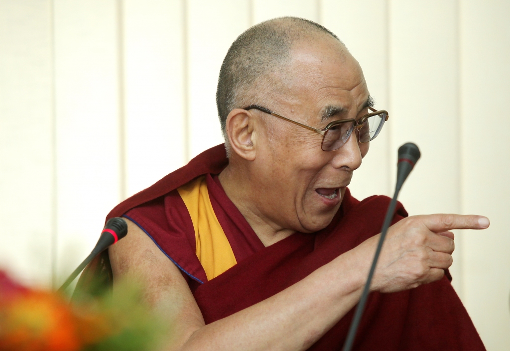 Dalailama: Mana pēctece varētu būt sieviete, ja vien viņa ir skaista