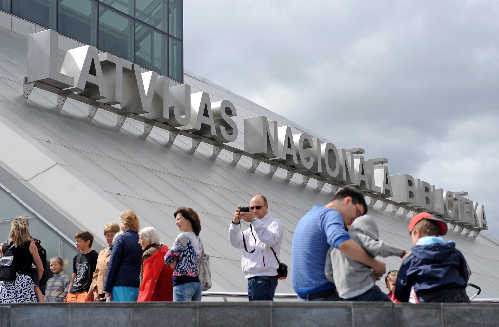 Gaismas pils atvēršanas pasākumus četrās dienās apmeklēja 10 tūkstoši cilvēku