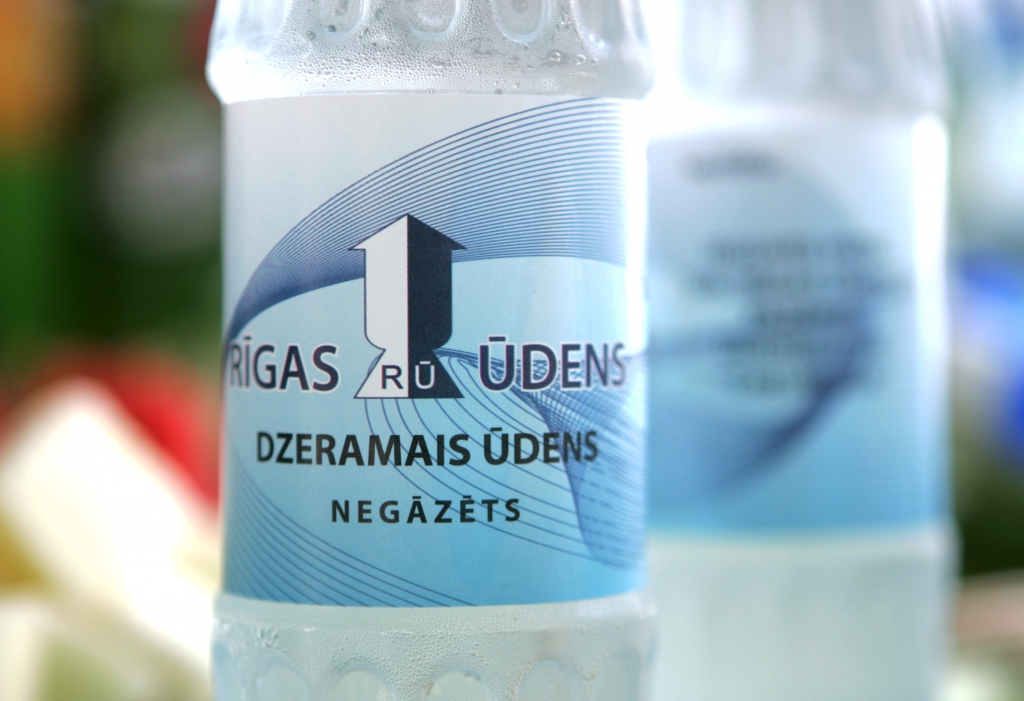Rīgas pašvaldības ražotais dzeramais ūdens Aqua Riga drīz startēs tirdzniecībā