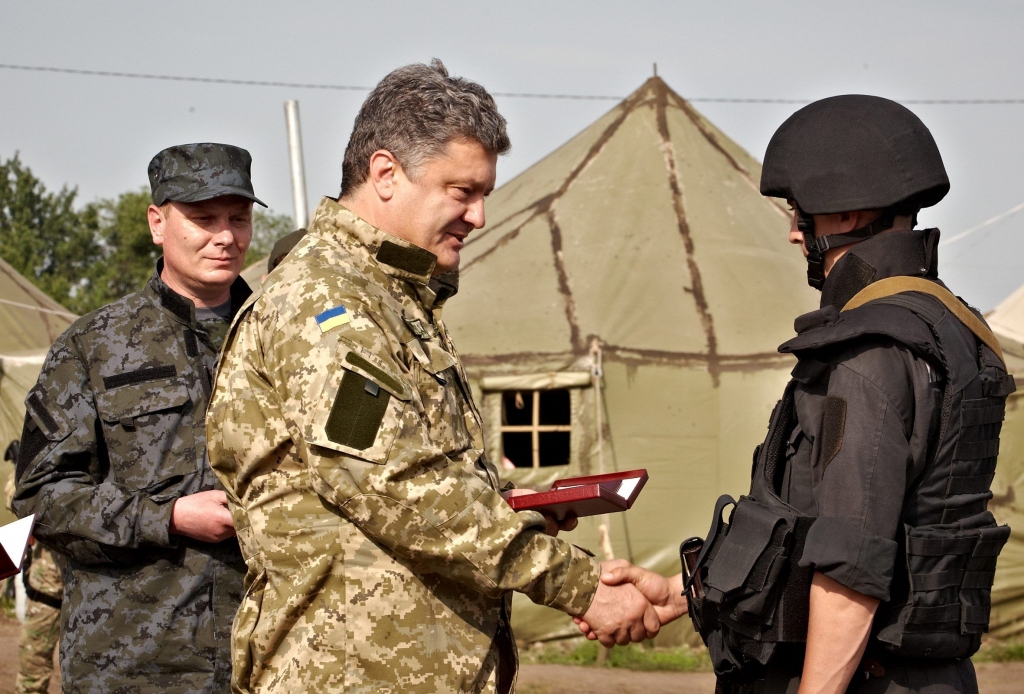 Ukrainas prezidents: «bez šaubīšanās atklāt uguni»