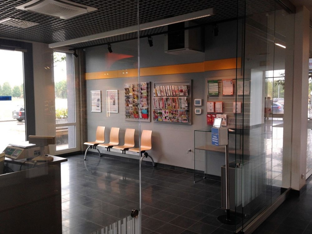 Latvijas Pasts atvēris jaunas koncepcijas pasta nodaļu un šogad modernizēs vēl 10 nodaļas
