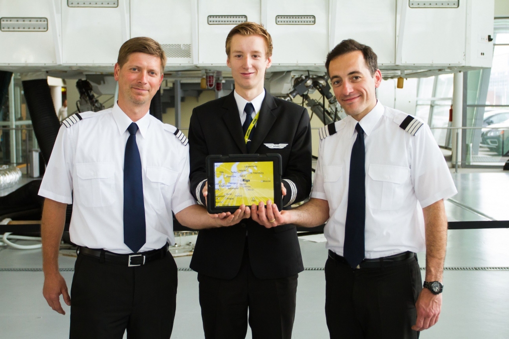 Papildināta - airBaltic piloti sāk izmantot iPad; investīciju apjomu nepublisko