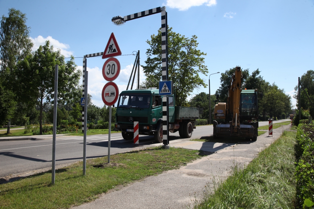 Sāk rekonstruēt Rīgas ielas posmu