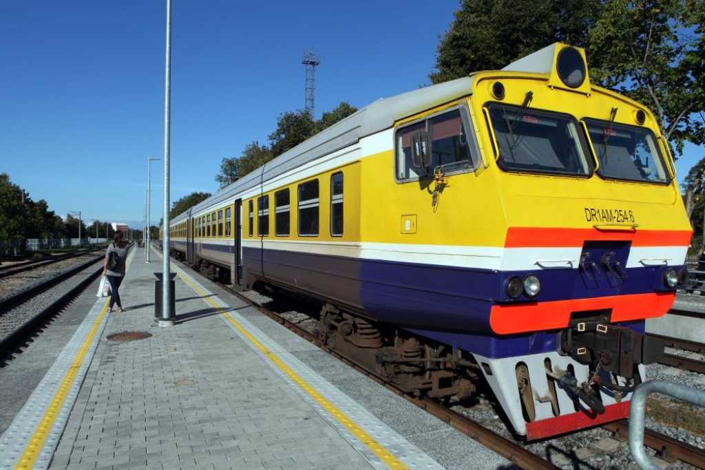 Pasažieru vilciens nolemj pārtraukt vilcienu iepirkuma procedūru