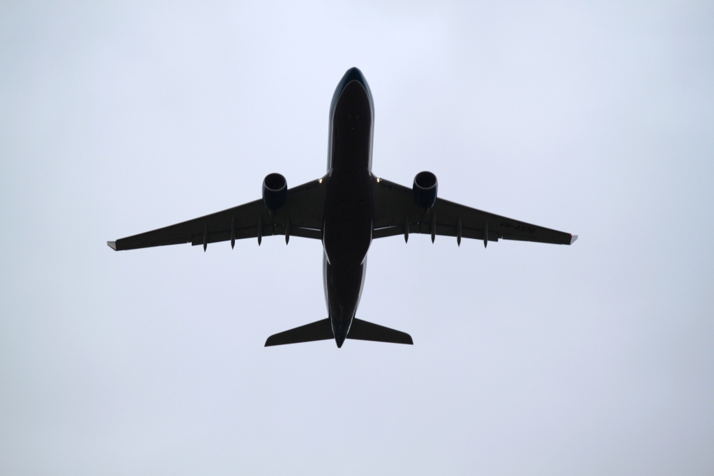 Papildināta - Air Algerie zaudējusi kontaktu ar pasažieru lidmašīnu; Twitter tiek ziņots par avāriju