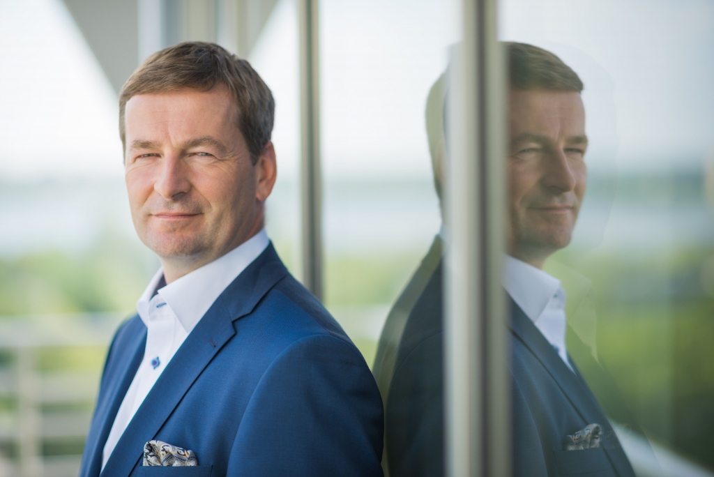Piektdienas intervija ar SEB bankas vadītāju Aināru Ozolu
