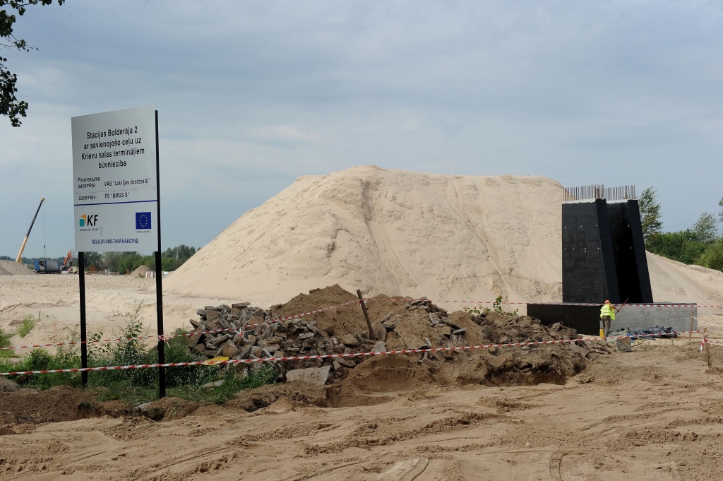 Latvijas dzelzceļš īsteno apjomīgus projektus un aizdod darbiniekus pastarīša iepirkuma glābšanai