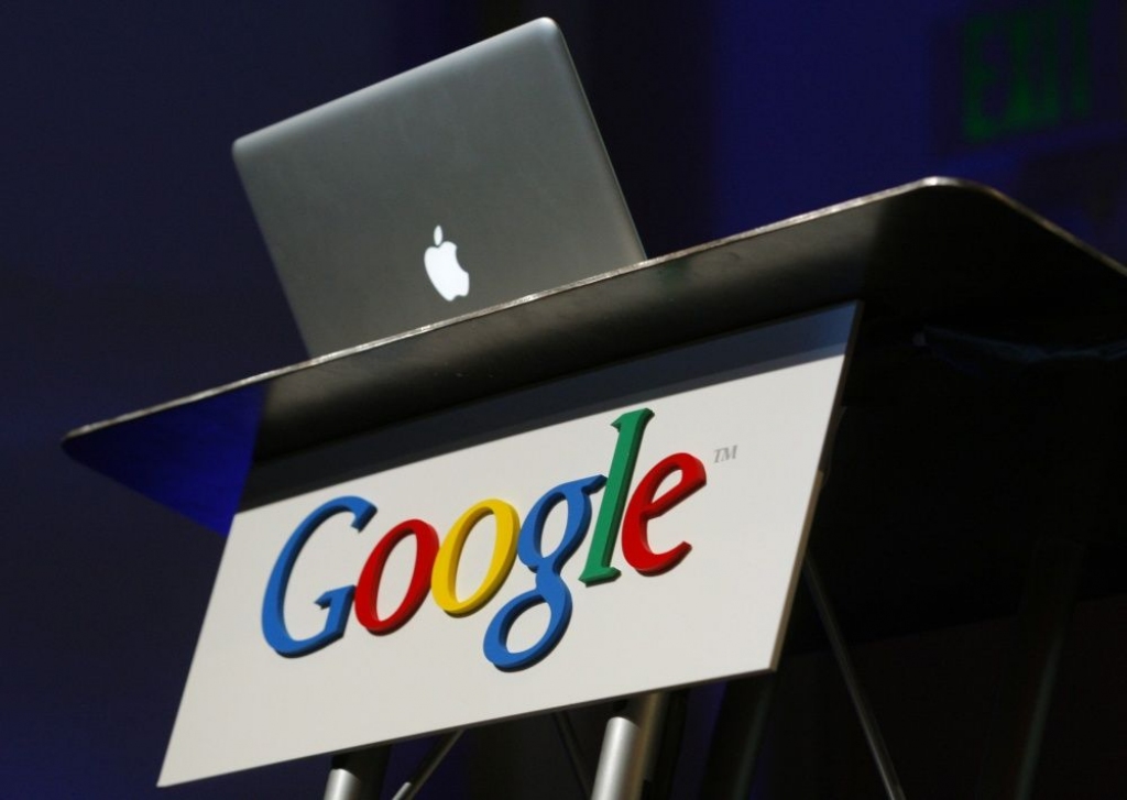 Google akciju cenu karos zaudē Apple