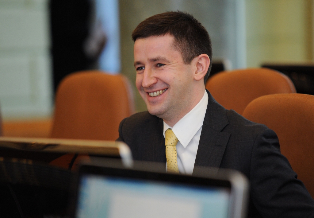 Ministru ienākumi un parādi 2013. gadā