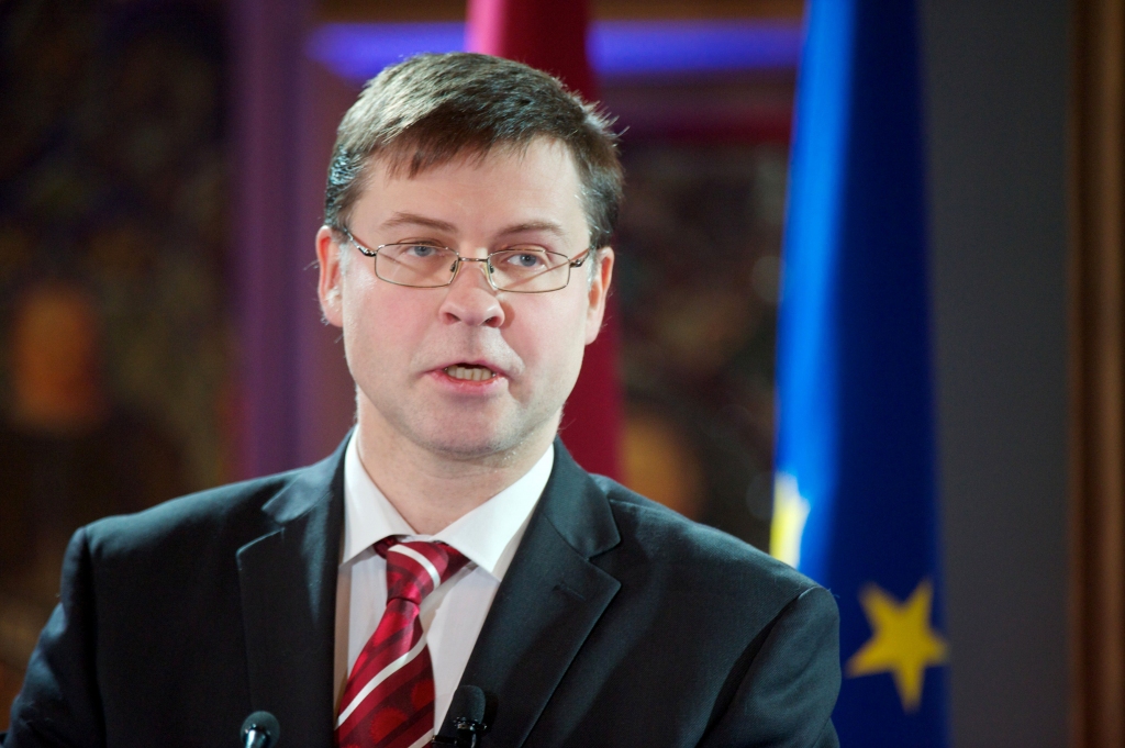 Dombrovskim piedāvāts EK viceprezidenta un enerģētikas savienības komisāra portfelis