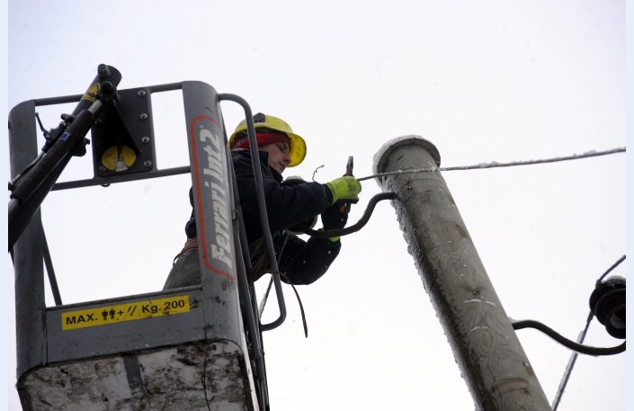 Uzlabo elektroapgādes tīklu novadā