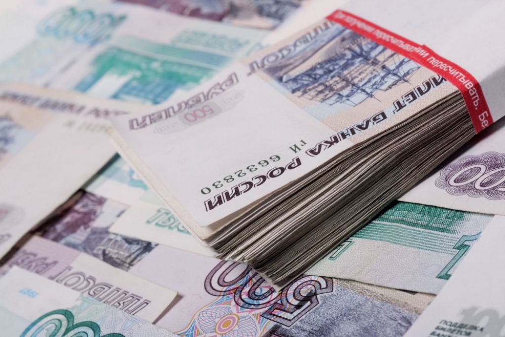 Rublis nokrīt līdz kārtējam rekordam; tirgus tuvojas panikai