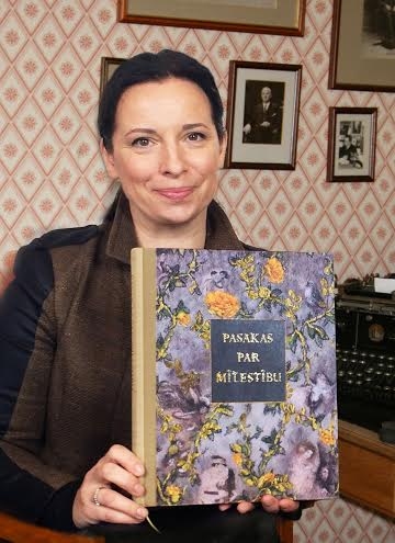 Klajā nāk “Pasakas par mīlestību” – krāšņākais izdevums “Jānis Roze” simtgadē