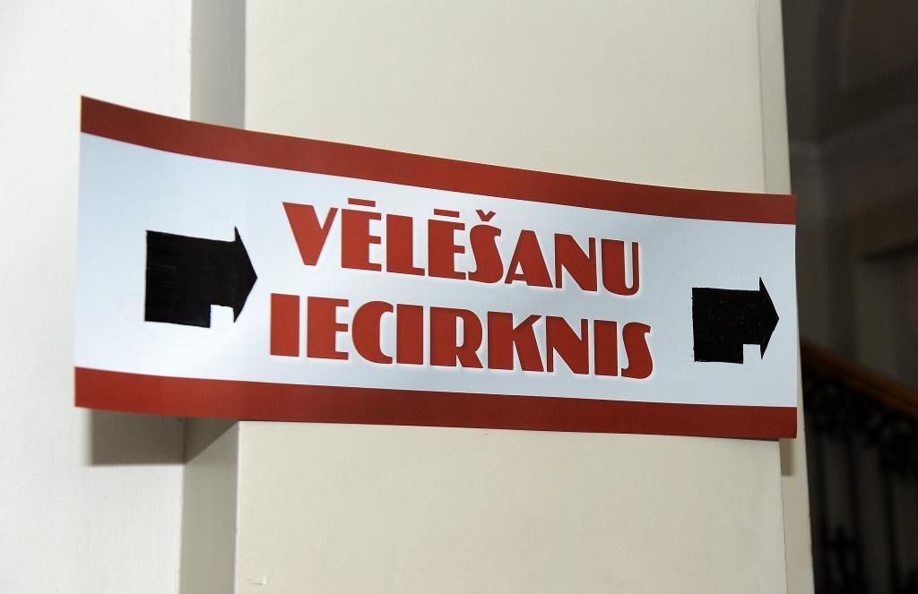 Latvijā notiek 12. Saeimas vēlēšanas