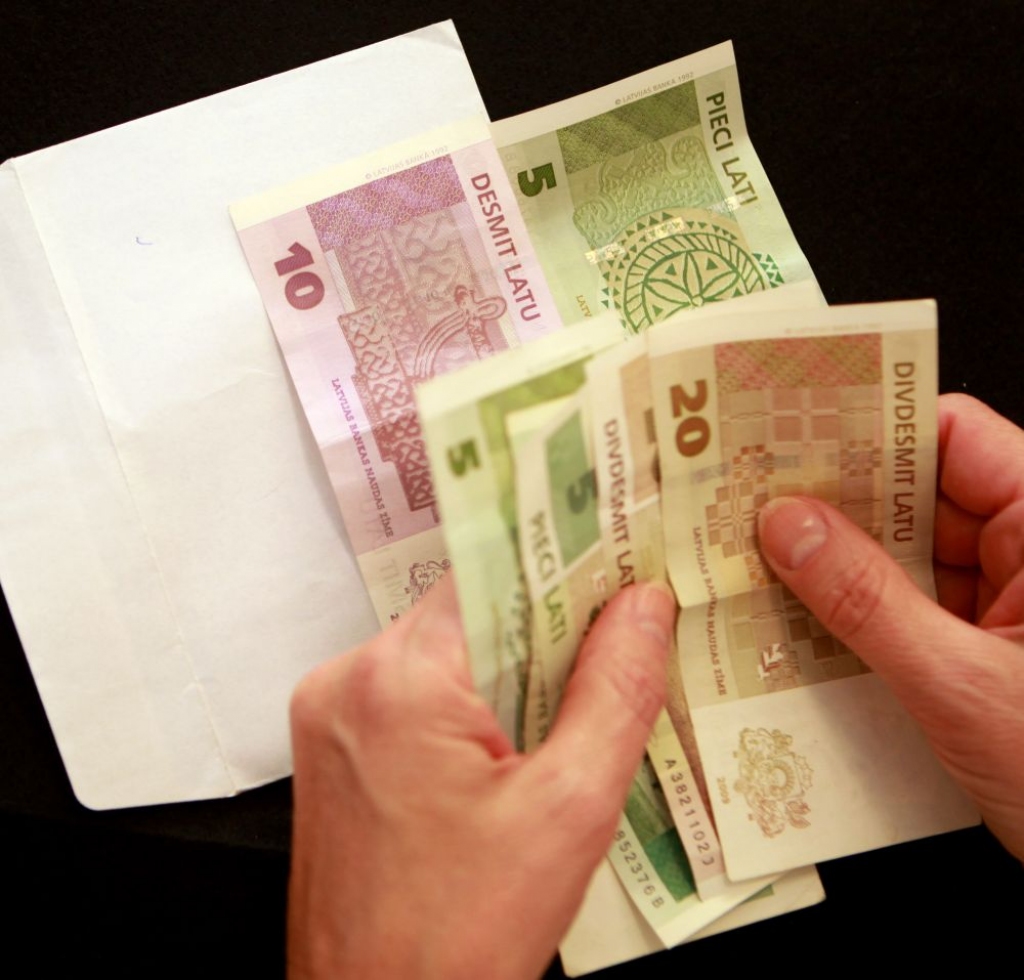 Ēnu ekonomikas īpatsvaru Latvijā lēš 24,7% apmērā