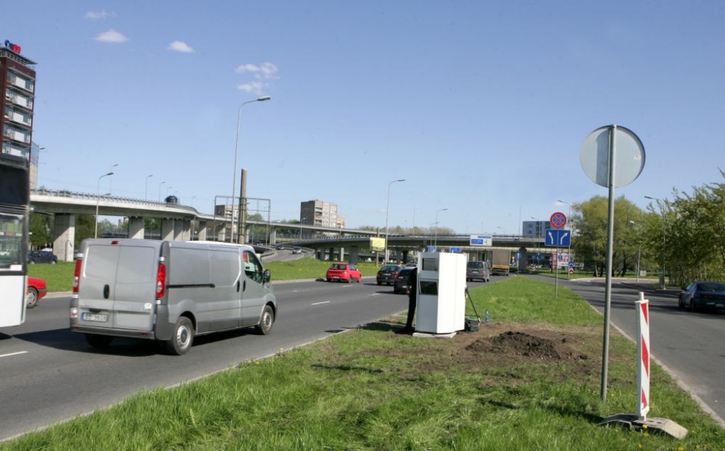 Sodu par būtisku ātruma pārsniegšanu varētu palielināt līdz 350-650 eiro