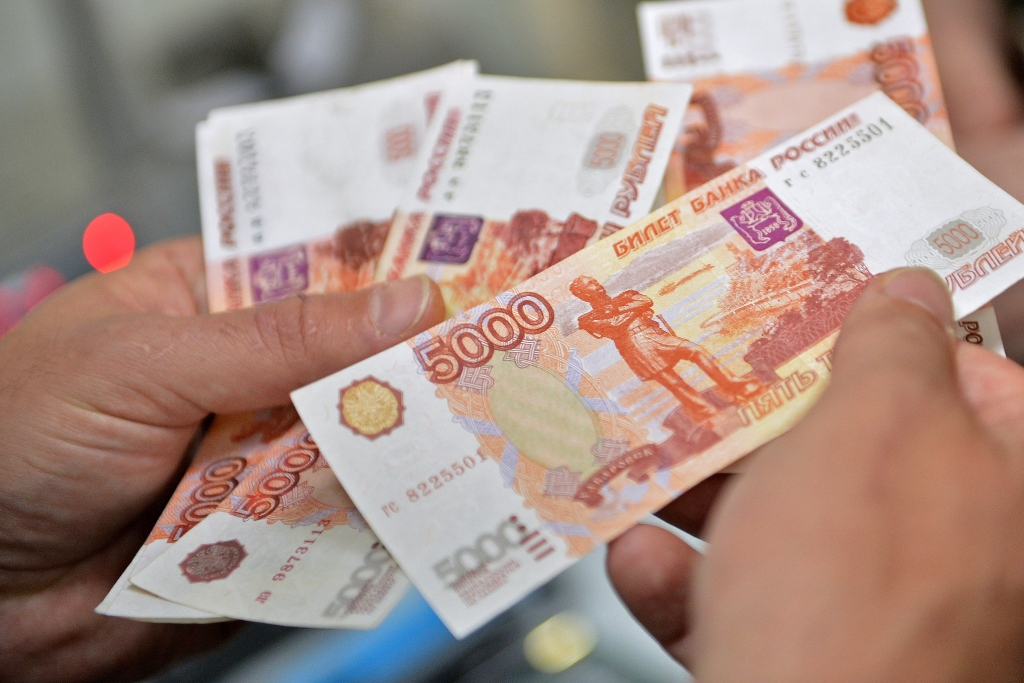 No Krievijas bankām septembrī aizplūduši 1,3 miljardi dolāru