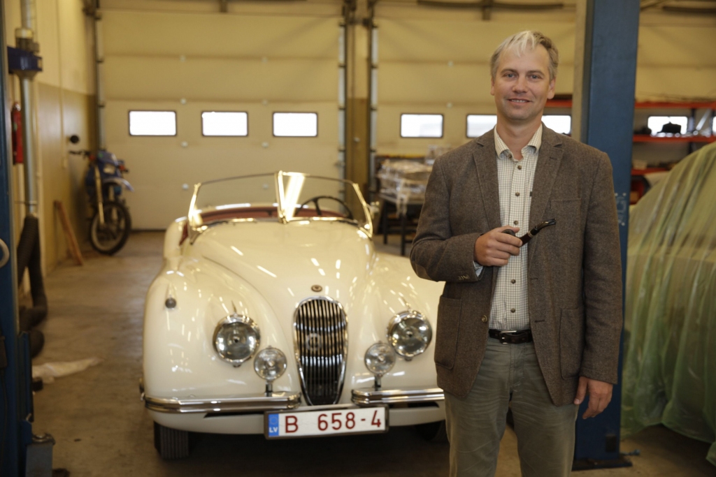 Piektdienas intervija ar auto restaurācijas darbnīcas Riga Master Workshop īpašnieku Māri Bebri