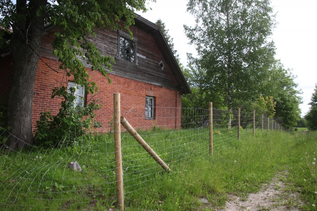 Marihuānas ražotnes lietu atkal atliek