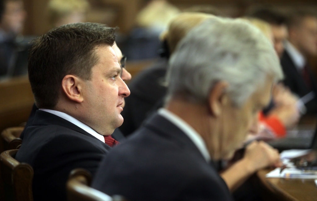 Mandātu komisija noraida Saskaņas deputātu prasību atlikt Zaķa mandāta apstiprināšanu