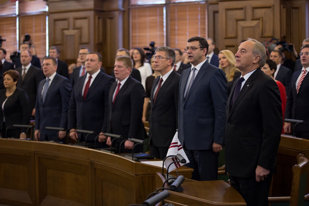 Uz 12.Saeimas pirmo sēdi ieradušies visi 100 topošie deputāti