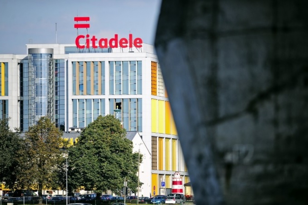 Parakstīts iepriekš sagatavotais Citadeles pārdošanas līgums