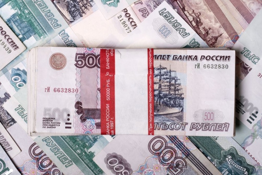 Rubļa vērtība sasniedz kārtējo rekordzemo atzīmi