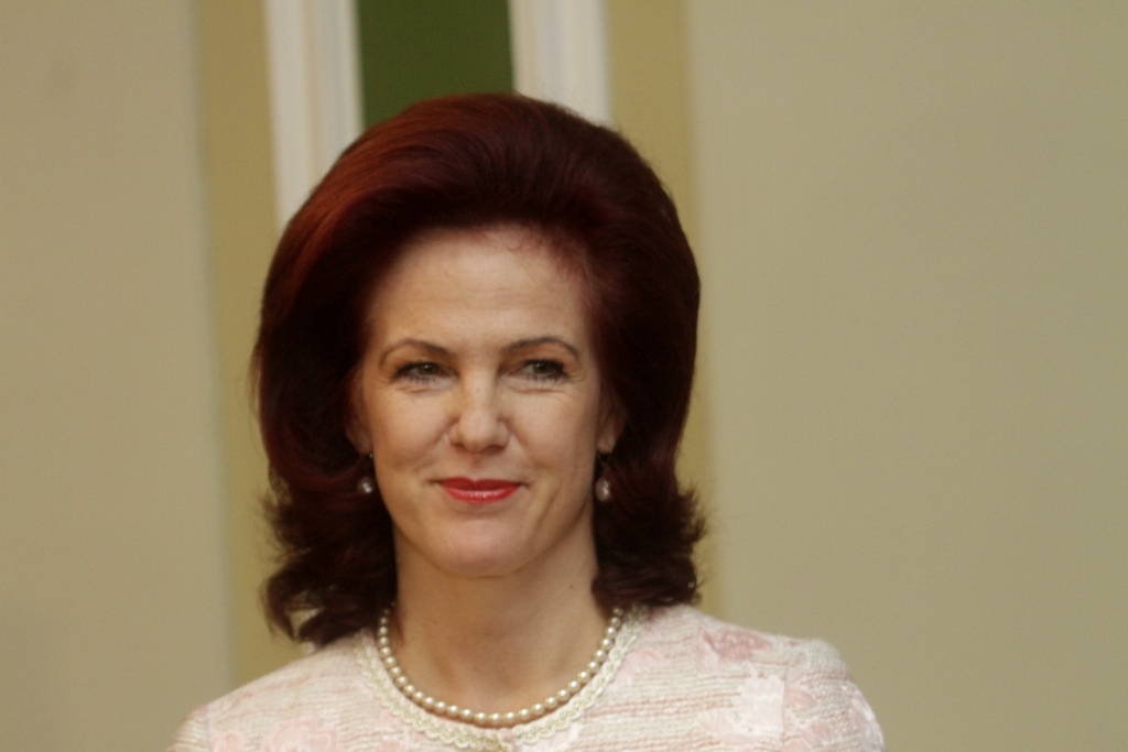 Āboltiņu opozīcija turpina pieskatīt