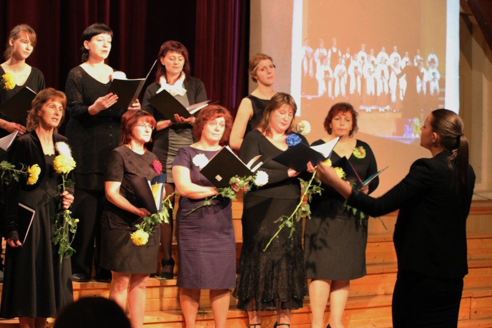 Foto: koris "Tirzmalietes" svin jubileju