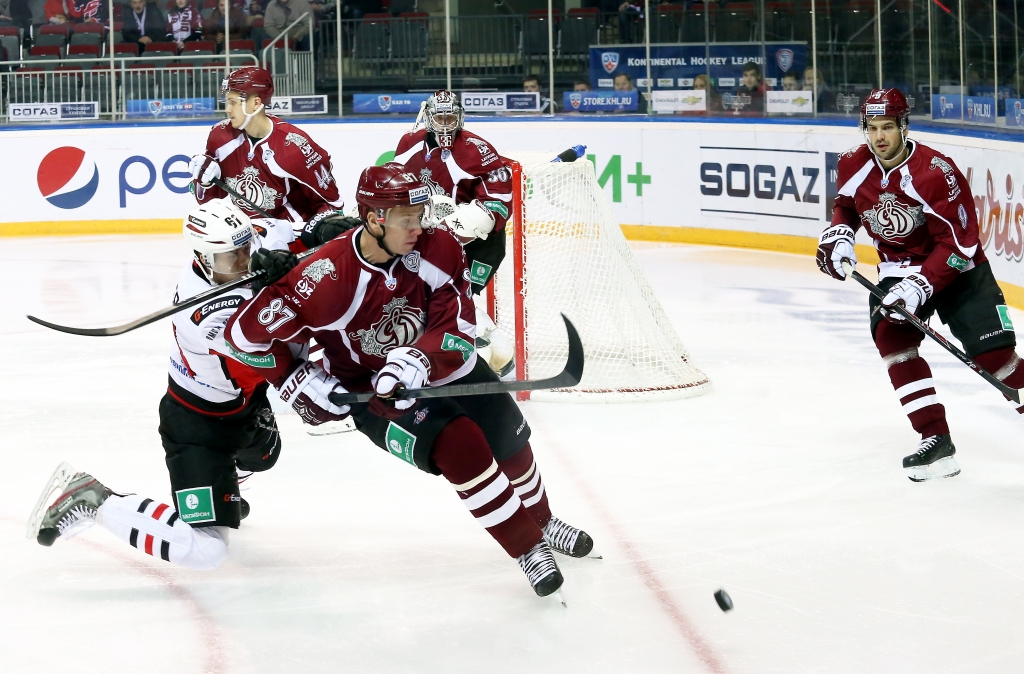 Rīgas Dinamo gūst trīs vārtus vairākumā, pārtraucot neveiksmju sēriju