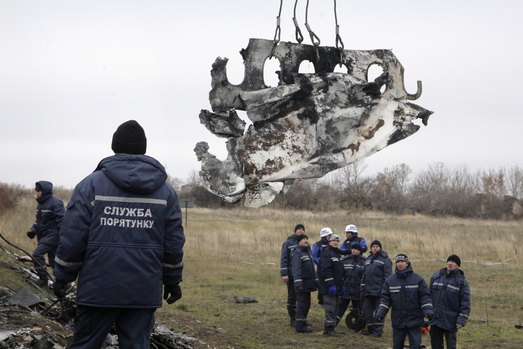 Jauns video: Pirmie mirkļi pēc MH17 aviolainera notriekšanas Austrumukrainā