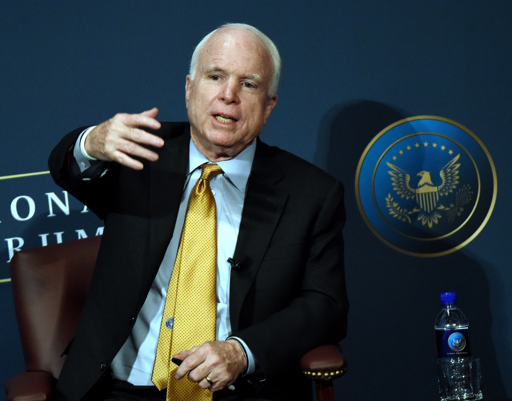 ASV senatori aicina Obamu nosūtīt Ukrainai ieročus
