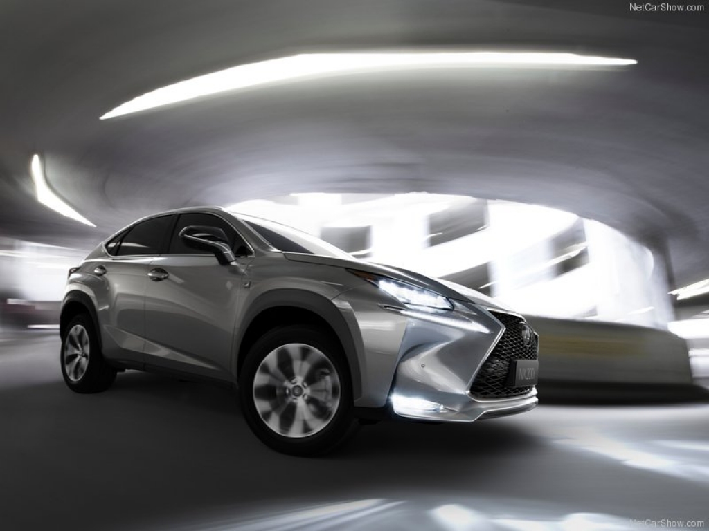 Viens no visu laiku pamanāmākajiem Lexus krosoveriem