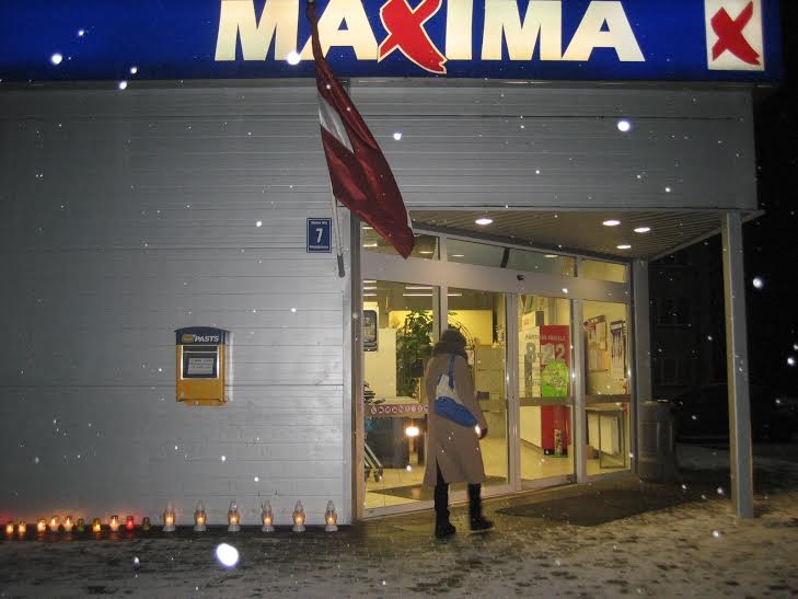Arī Gulbenē iededz sveces bojā gājušo piemiņai