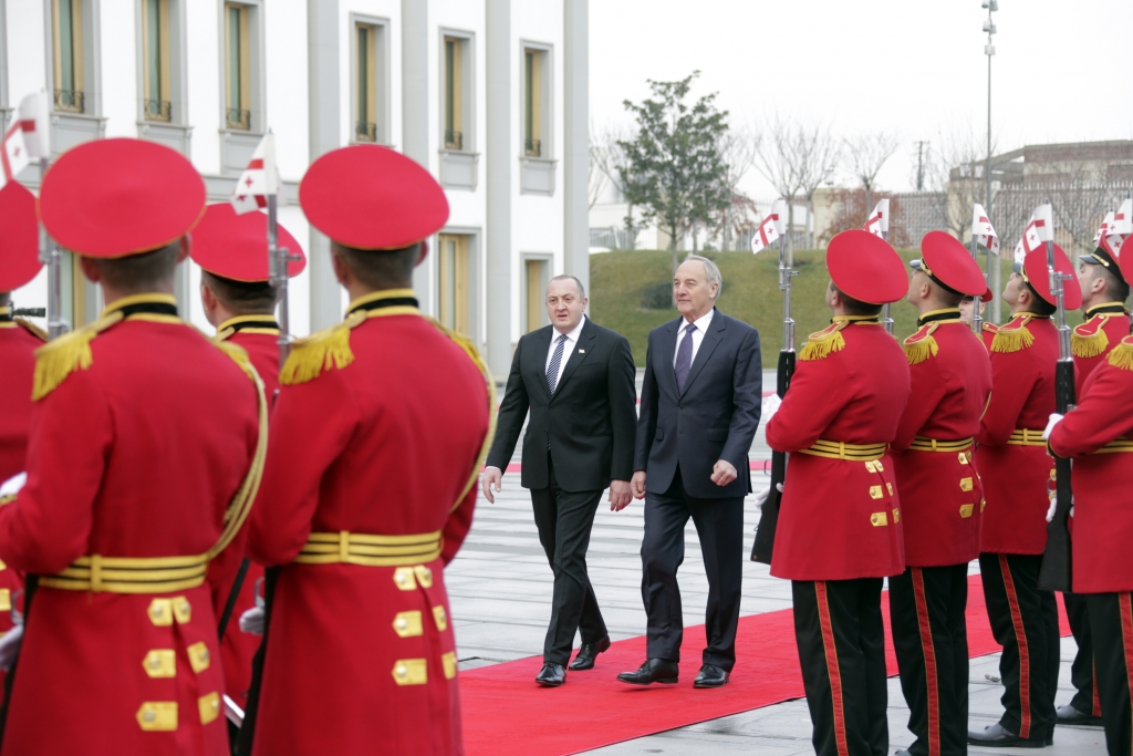 FOTO: Prezidents Bērziņš oficiālā vizītē viesojas Gruzijā